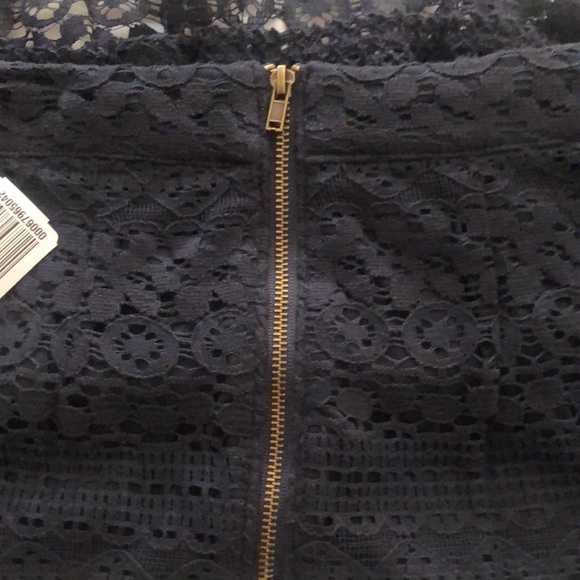 NEW WITH TAGS Forever 21 Lace Tiered Skirt Zip-back with eye-hook. Navy Sz Small - Picture 10 of 13